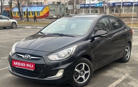 Hyundai Solaris II рестайлинг, 2011 год, 799 000 рублей, 13 фотография