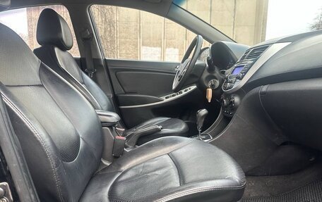 Hyundai Solaris II рестайлинг, 2011 год, 799 000 рублей, 24 фотография