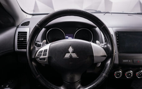 Mitsubishi Outlander III рестайлинг 3, 2010 год, 1 024 000 рублей, 13 фотография