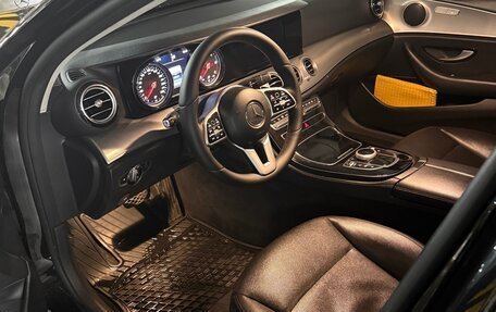 Mercedes-Benz E-Класс, 2019 год, 2 100 000 рублей, 7 фотография