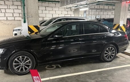 Mercedes-Benz E-Класс, 2019 год, 2 100 000 рублей, 4 фотография