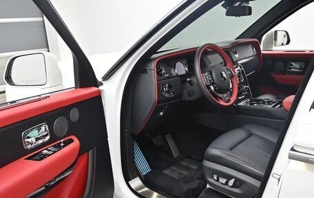 Rolls-Royce Cullinan, 2024 год, 42 500 000 рублей, 5 фотография