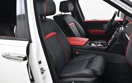 Rolls-Royce Cullinan, 2024 год, 42 500 000 рублей, 13 фотография