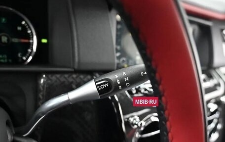 Rolls-Royce Cullinan, 2024 год, 42 500 000 рублей, 12 фотография