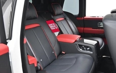 Rolls-Royce Cullinan, 2024 год, 42 500 000 рублей, 14 фотография