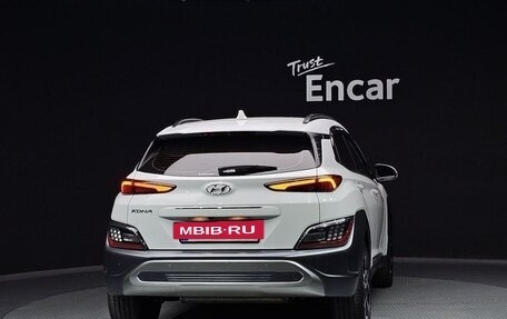 Hyundai Kona I, 2022 год, 2 405 000 рублей, 3 фотография