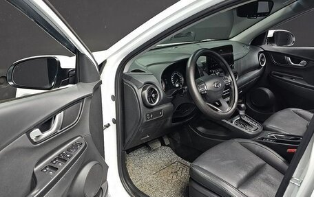 Hyundai Kona I, 2022 год, 2 405 000 рублей, 6 фотография