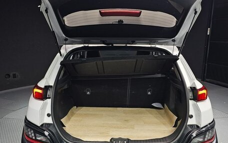 Hyundai Kona I, 2022 год, 2 405 000 рублей, 10 фотография