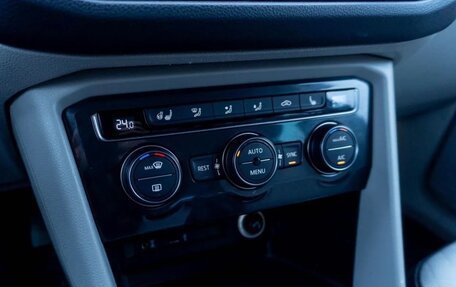 Volkswagen Tiguan II, 2017 год, 1 749 000 рублей, 13 фотография