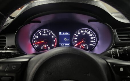 KIA Rio IV, 2019 год, 1 900 000 рублей, 10 фотография