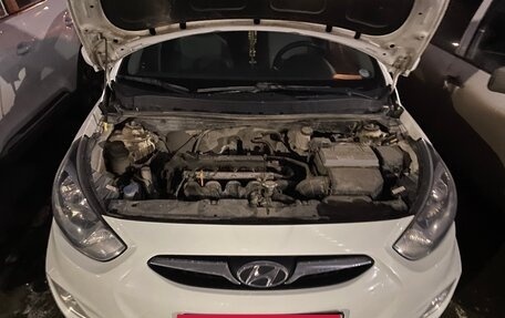 Hyundai Solaris II рестайлинг, 2012 год, 610 000 рублей, 5 фотография