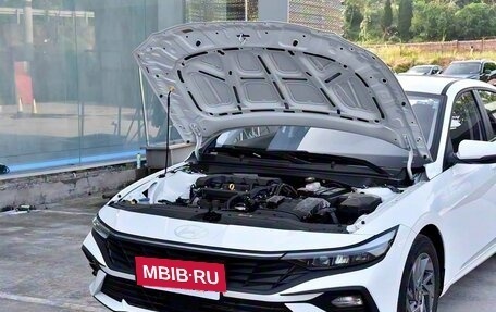 Hyundai Elantra, 2025 год, 1 990 000 рублей, 8 фотография