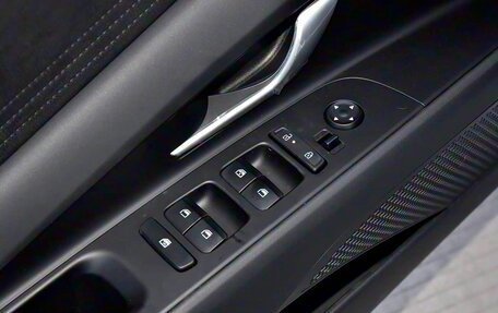 Hyundai Elantra, 2025 год, 1 990 000 рублей, 26 фотография