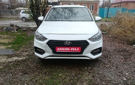 Hyundai Solaris II рестайлинг, 2018 год, 780 000 рублей, 1 фотография