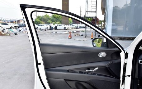 Hyundai Elantra, 2025 год, 1 990 000 рублей, 28 фотография