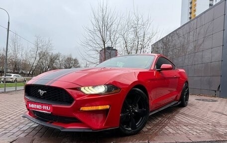 Ford Mustang VI рестайлинг, 2018 год, 2 600 000 рублей, 3 фотография