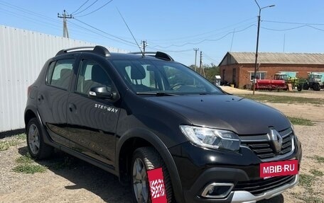 Renault Sandero II рестайлинг, 2019 год, 1 240 000 рублей, 2 фотография