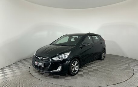 Hyundai Solaris II рестайлинг, 2011 год, 815 000 рублей, 1 фотография