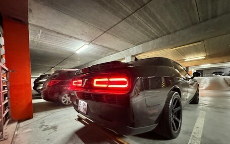 Dodge Challenger III рестайлинг 2, 2016 год, 3 450 000 рублей, 11 фотография