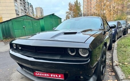 Dodge Challenger III рестайлинг 2, 2016 год, 3 450 000 рублей, 23 фотография