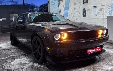 Dodge Challenger III рестайлинг 2, 2016 год, 3 450 000 рублей, 31 фотография