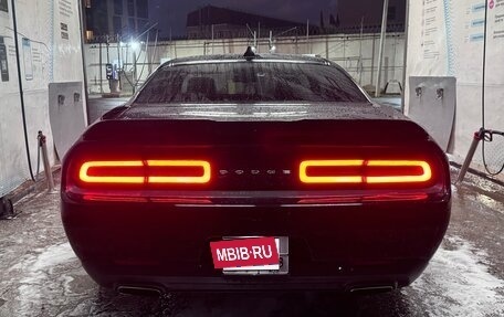 Dodge Challenger III рестайлинг 2, 2016 год, 3 450 000 рублей, 35 фотография
