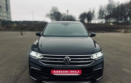 Volkswagen Tiguan II, 2021 год, 4 150 000 рублей, 2 фотография