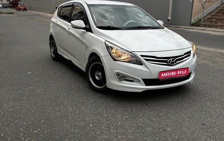 Hyundai Solaris II рестайлинг, 2014 год, 1 000 000 рублей, 1 фотография