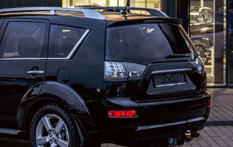 Mitsubishi Outlander III рестайлинг 3, 2008 год, 995 000 рублей, 10 фотография