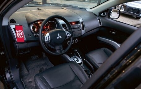 Mitsubishi Outlander III рестайлинг 3, 2008 год, 995 000 рублей, 13 фотография