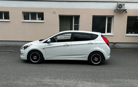 Hyundai Solaris II рестайлинг, 2014 год, 1 000 000 рублей, 4 фотография