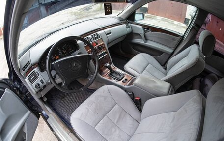 Mercedes-Benz E-Класс, 1998 год, 450 000 рублей, 7 фотография