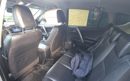 Toyota RAV4, 2018 год, 3 300 000 рублей, 7 фотография