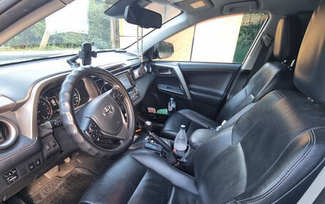 Toyota RAV4, 2018 год, 3 300 000 рублей, 8 фотография