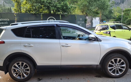 Toyota RAV4, 2018 год, 3 300 000 рублей, 5 фотография