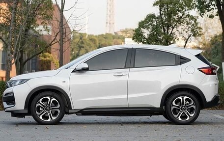Honda Vezel, 2022 год, 1 610 000 рублей, 7 фотография