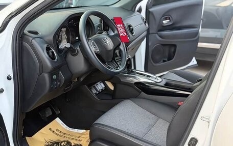 Honda Vezel, 2022 год, 1 610 000 рублей, 8 фотография