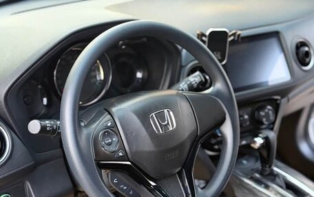 Honda Vezel, 2022 год, 1 610 000 рублей, 10 фотография