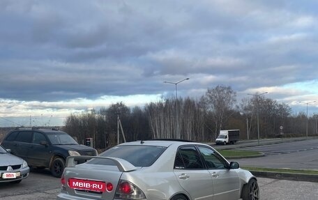 Toyota Altezza, 1998 год, 1 400 000 рублей, 5 фотография