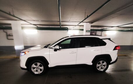 Toyota RAV4, 2021 год, 3 300 000 рублей, 8 фотография