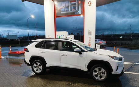 Toyota RAV4, 2021 год, 3 300 000 рублей, 6 фотография