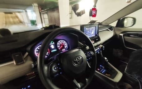 Toyota RAV4, 2021 год, 3 300 000 рублей, 3 фотография