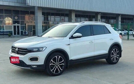 Volkswagen T-Roc I, 2021 год, 1 320 000 рублей, 1 фотография