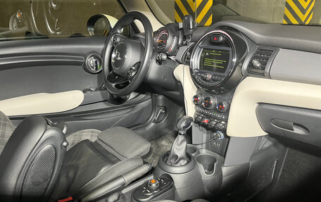 MINI Hatch, 2017 год, 2 500 000 рублей, 11 фотография