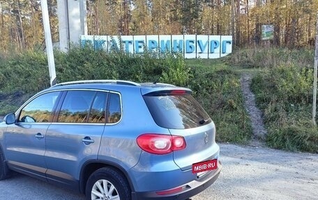 Volkswagen Tiguan I, 2011 год, 845 000 рублей, 2 фотография