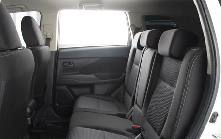 Mitsubishi Outlander III рестайлинг 3, 2016 год, 1 890 000 рублей, 8 фотография