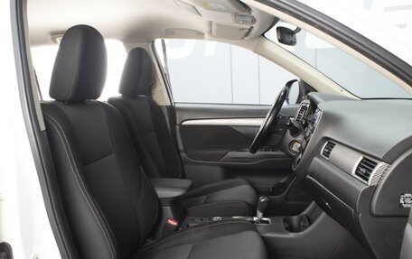 Mitsubishi Outlander III рестайлинг 3, 2016 год, 1 890 000 рублей, 7 фотография