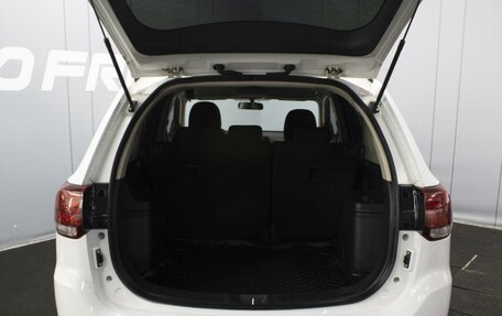 Mitsubishi Outlander III рестайлинг 3, 2016 год, 1 890 000 рублей, 16 фотография