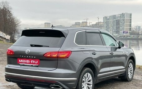 Volkswagen Touareg III, 2018 год, 4 249 999 рублей, 6 фотография