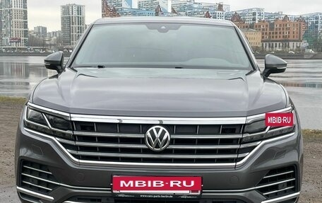Volkswagen Touareg III, 2018 год, 4 249 999 рублей, 3 фотография